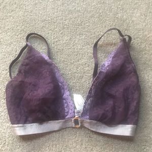 FREE PEOPLE LACE BRALETTE.